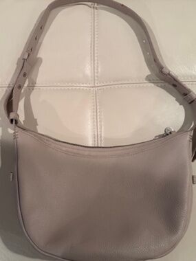 Tess Sling Bag in Sand